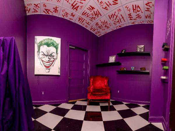 Purple mystry room
